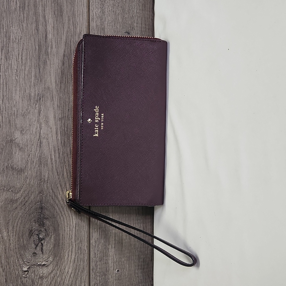 Kate Spade Burgundy Saffiano Leather Wristlet Wallet Organizer Clutch Purse